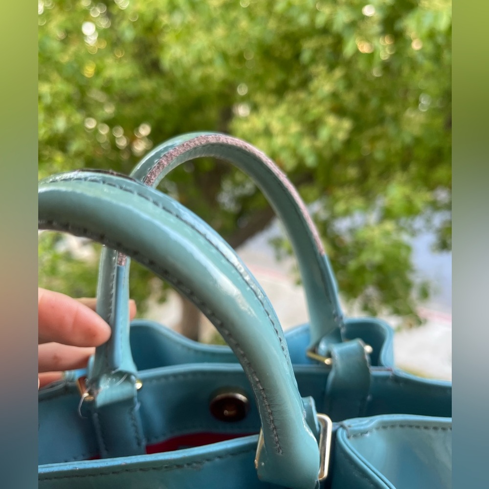 Dooney and Bourke Sky Blue Patent Leather Bucket bag - Picture 10 of 12